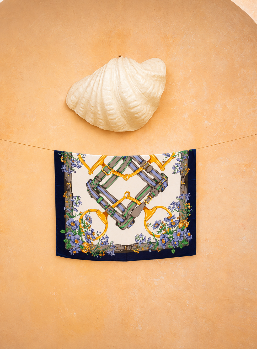 Foulard en soie Venezia MYSILK – détail motif équestre édition limitée