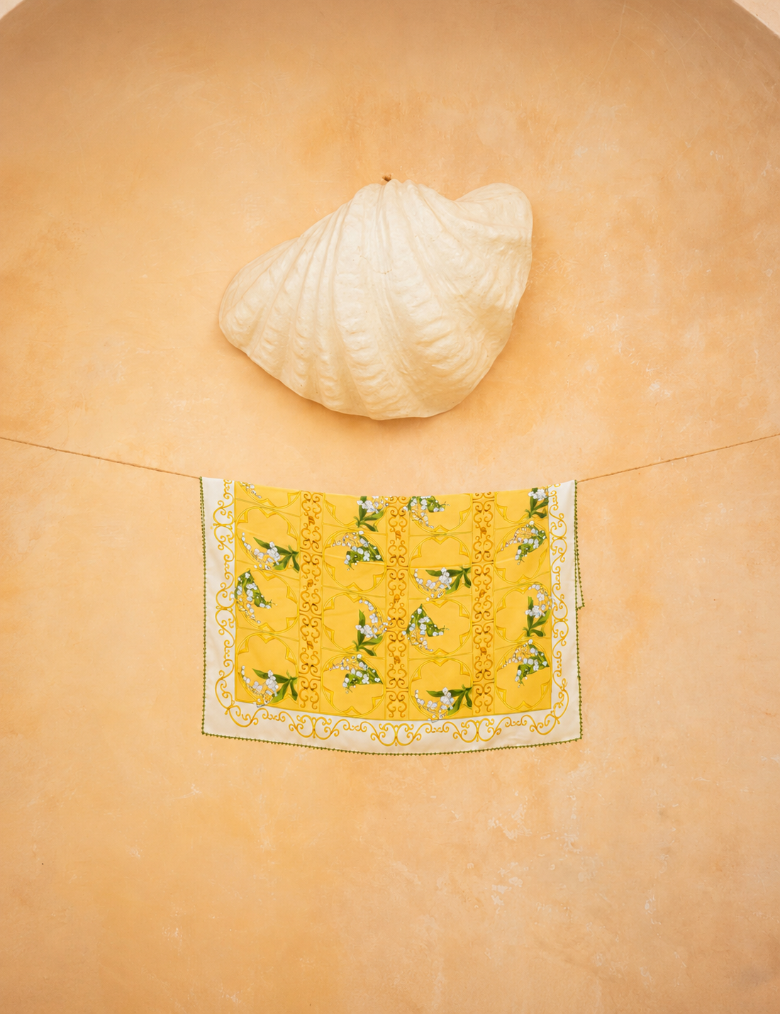 Foulard en soie Limona MYSILK – détail motif fleuri édition limitée