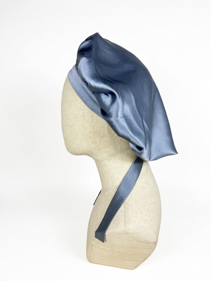 Bonnet en soie standard, 19 mommes.