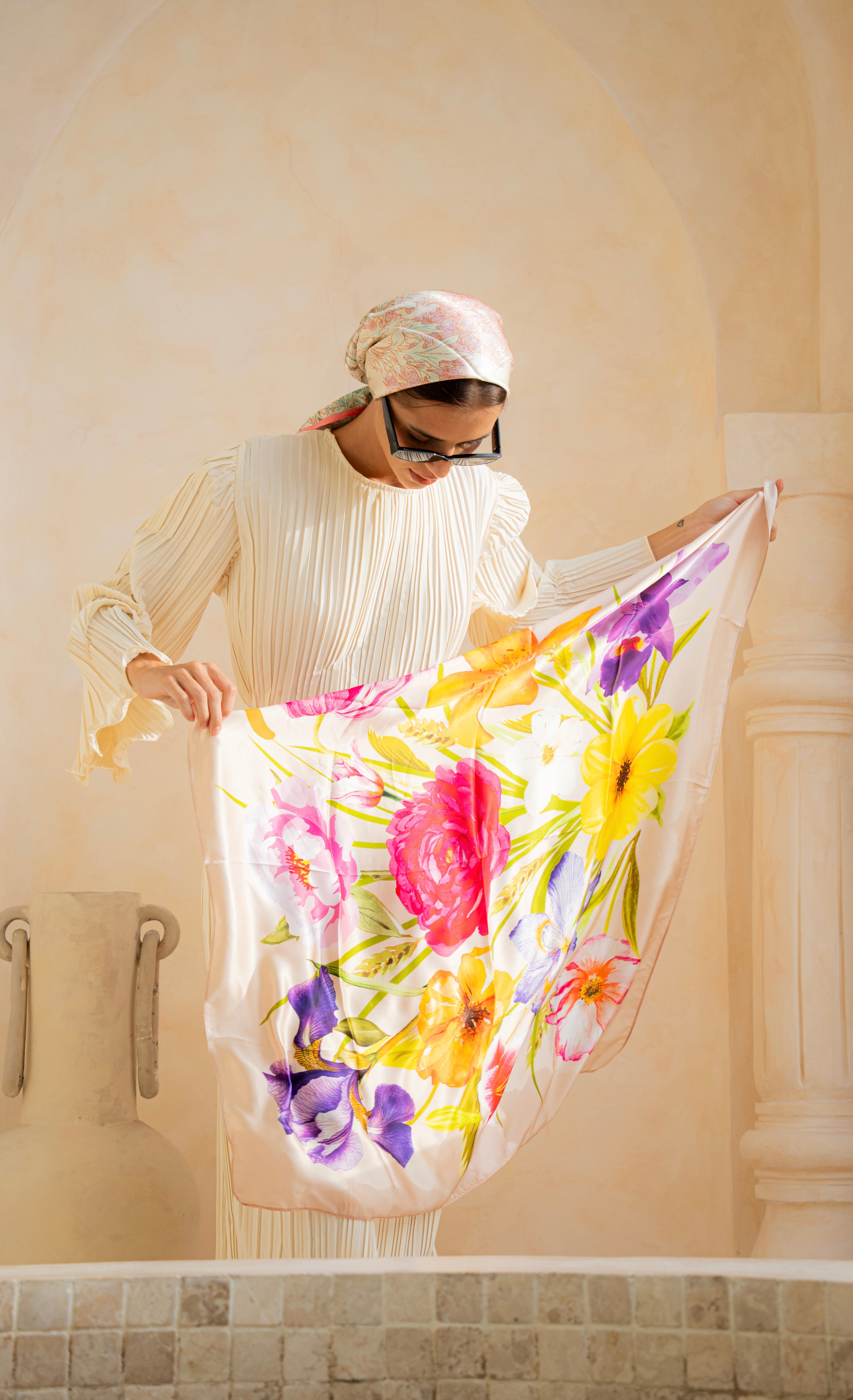 Foulard en soie Rosa MYSILK – porté en accessoire de sac